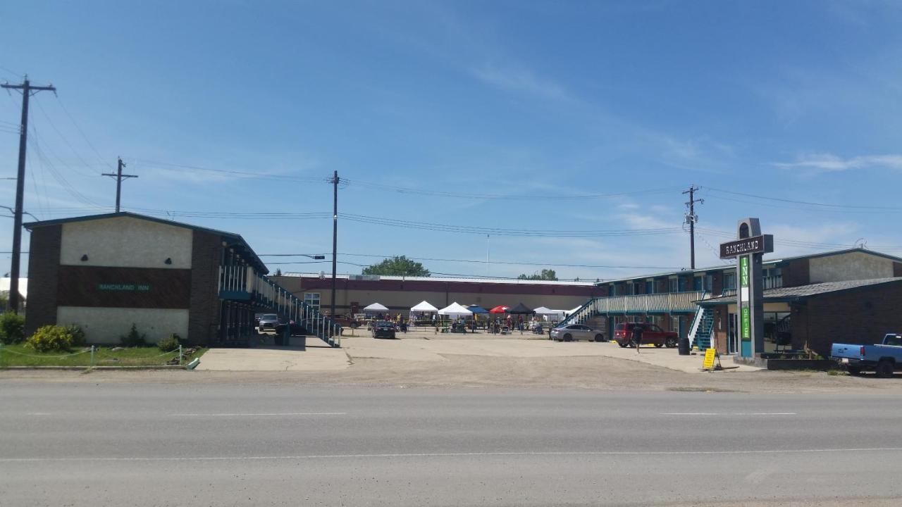 RANCHLAND Inn Nanton Exterior foto